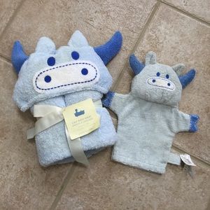Pottery Barn Kids Cow Calf Hooded Bath Wrap Wash Mitt